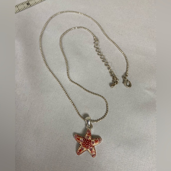 Dainty enameled and rhinestone starfish necklace - Picture 7 of 7